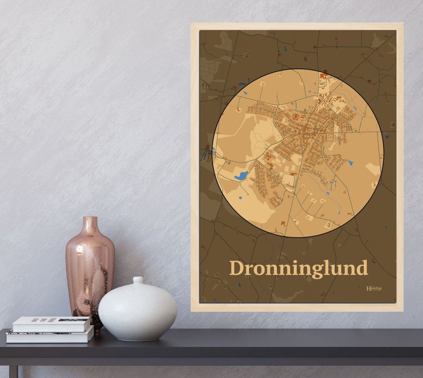Dronninglund plakat i farve og HjemEgn.dk design centrum. Design bykort for Dronninglund