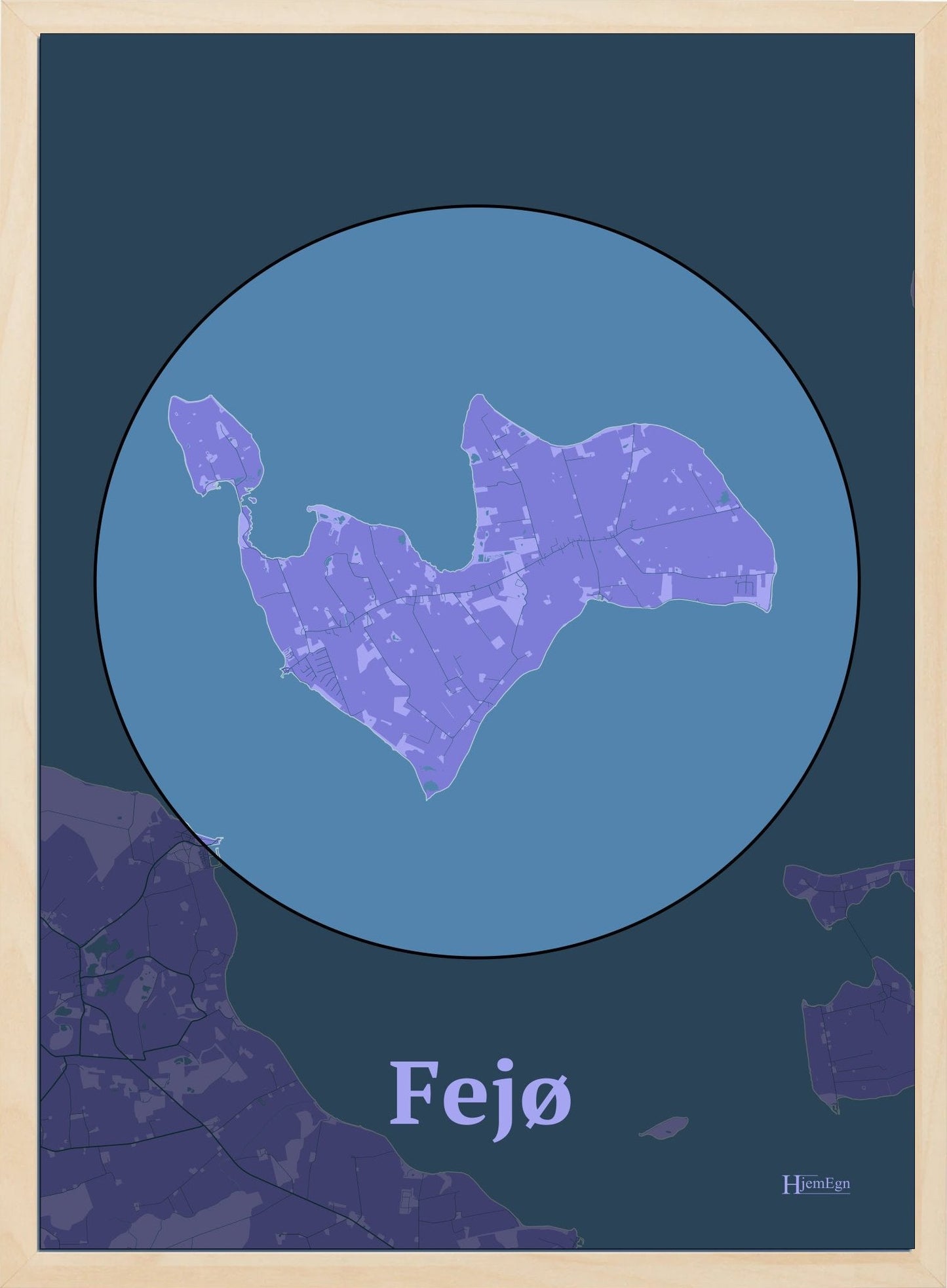 Fejø plakat i farve pastel lilla og HjemEgn.dk design centrum. Design ø-kort for Fejø