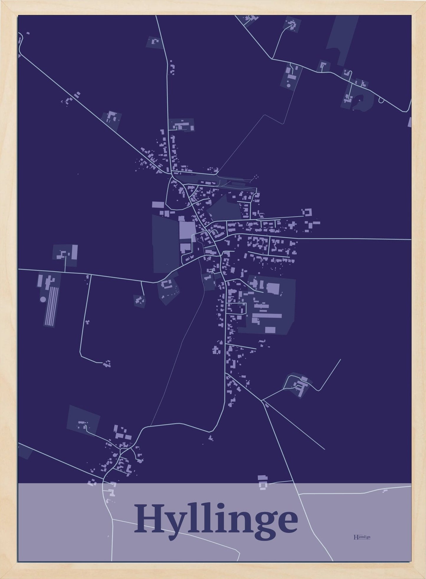 Hyllinge plakat i farve mørk lilla og HjemEgn.dk design firkantet. Design bykort for Hyllinge