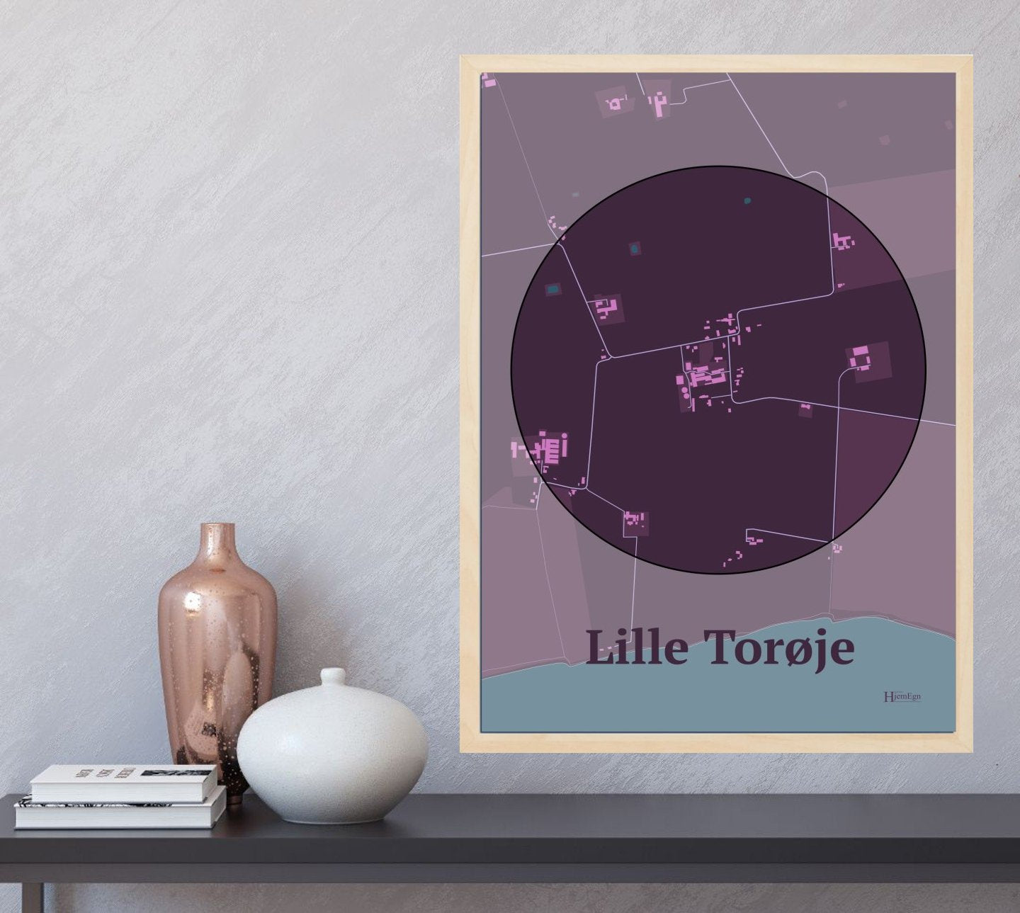 Lille Torøje plakat i farve og HjemEgn.dk design centrum. Design bykort for Lille Torøje