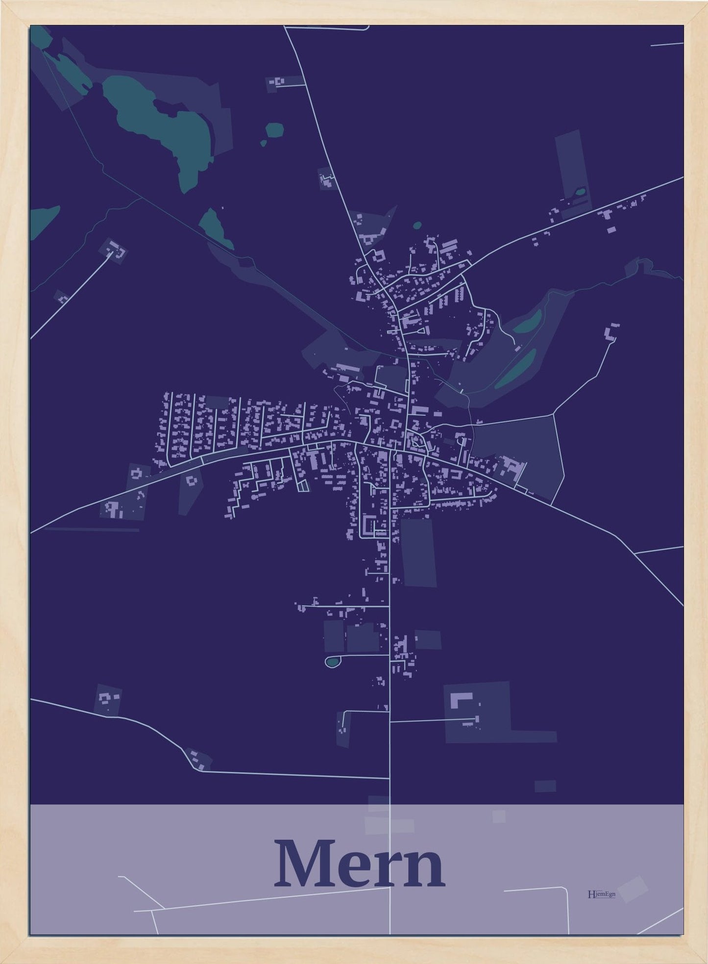 Mern plakat i farve mørk lilla og HjemEgn.dk design firkantet. Design bykort for Mern