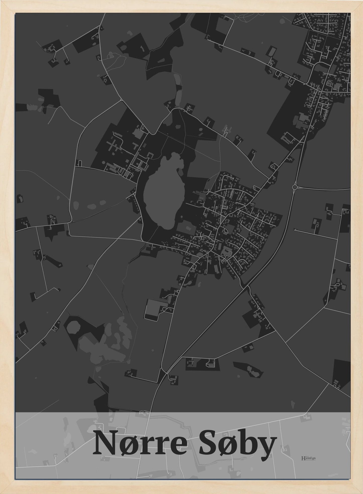 Nørre Søby plakat i mørk grå og HjemEgn.dk design firkantet. Design bykort for Nørre Søby