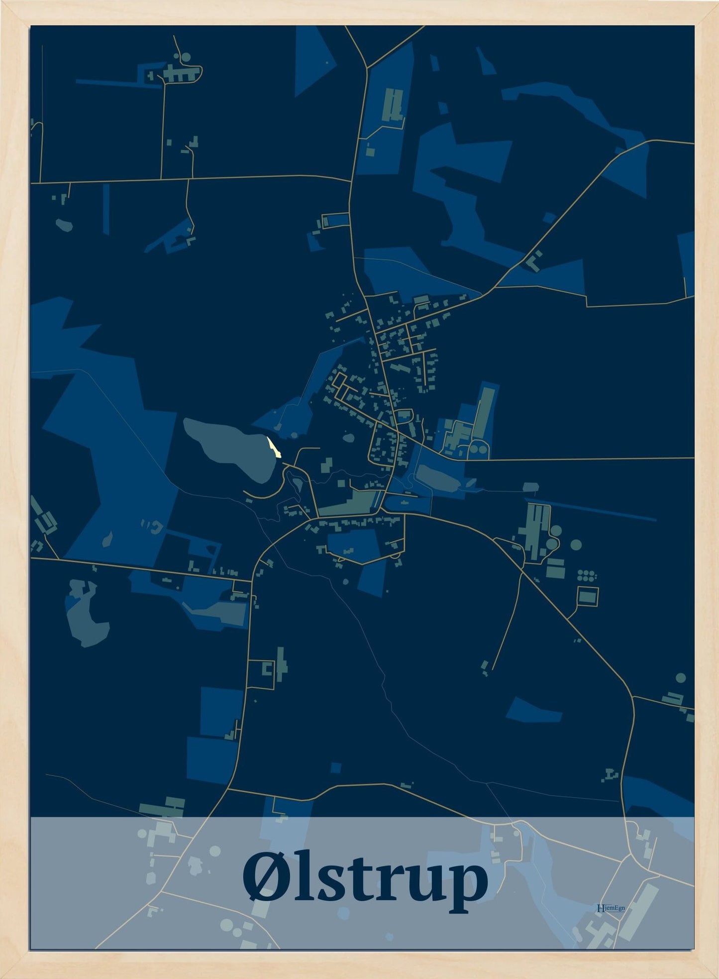 Ølstrup plakat i farve mørk blå og HjemEgn.dk design firkantet. Design bykort for Ølstrup
