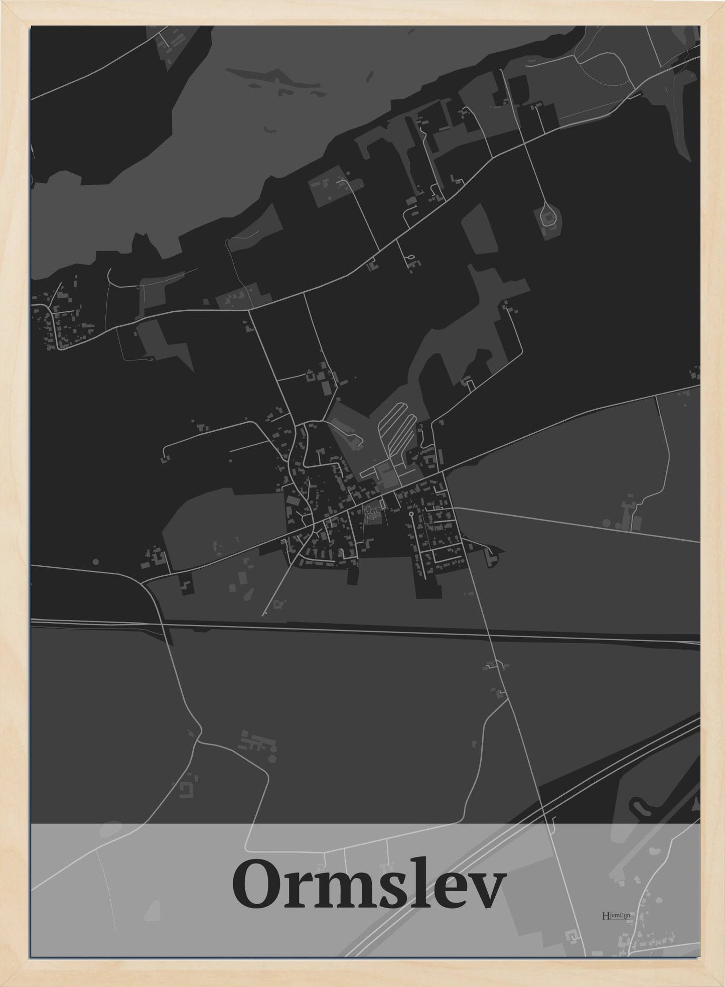 Ormslev plakat i farve mørk grå og HjemEgn.dk design firkantet. Design bykort for Ormslev