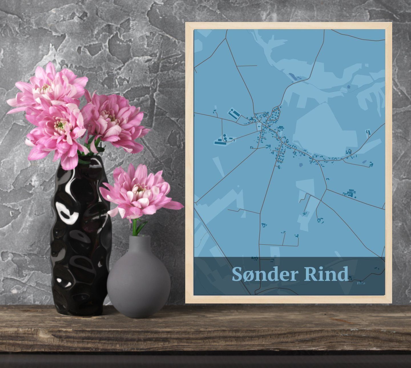 Sønder Rind plakat i farve og HjemEgn.dk design firkantet. Design bykort for Sønder Rind