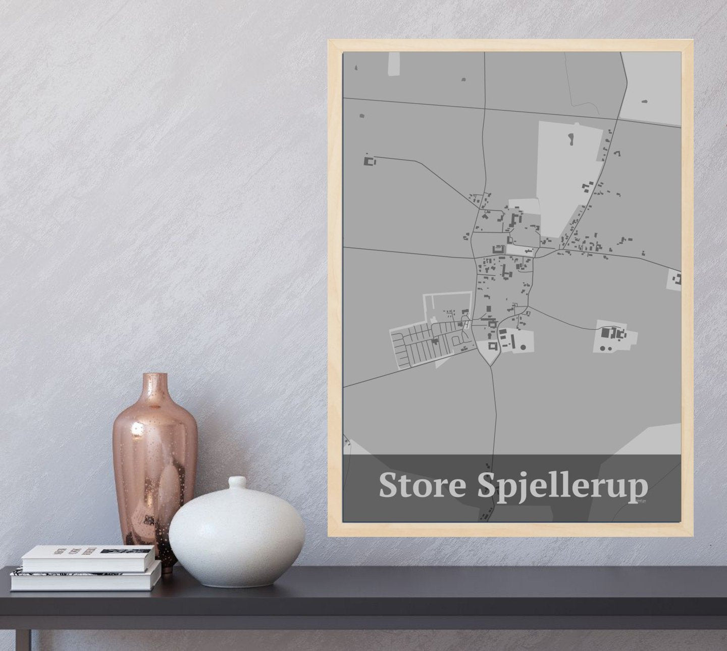 Store Spjellerup plakat i farve og HjemEgn.dk design firkantet. Design bykort for Store Spjellerup