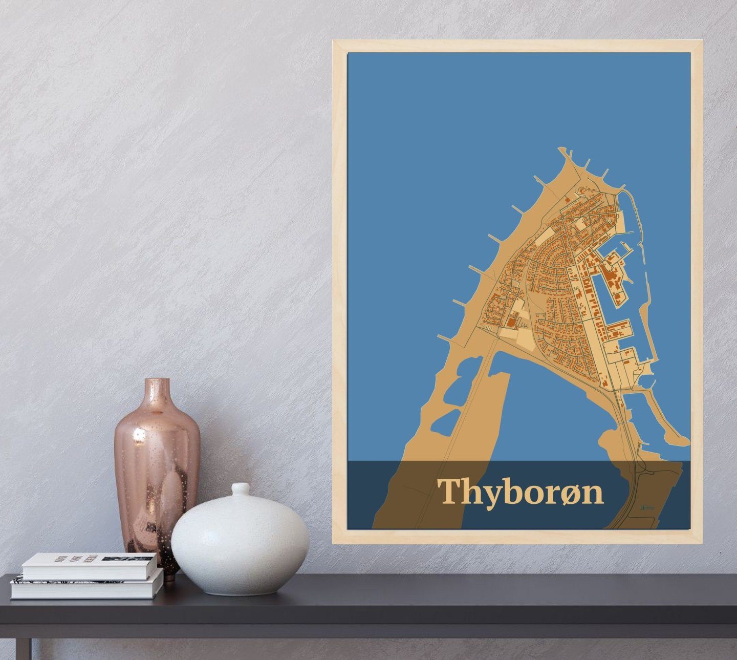 Thyborøn plakat i farve og HjemEgn.dk design firkantet. Design bykort for Thyborøn