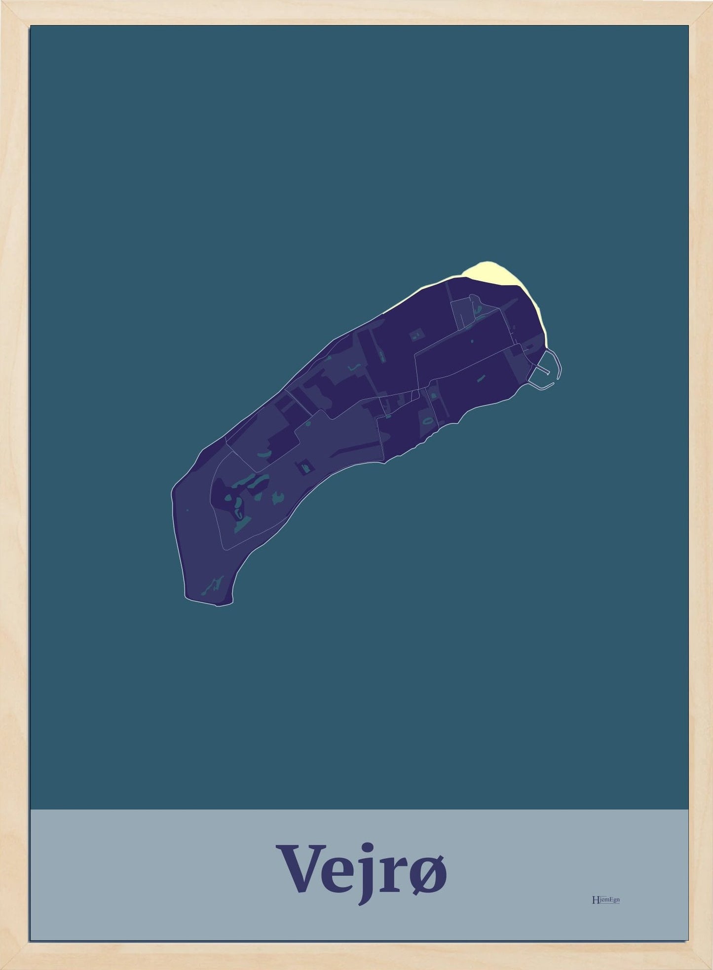 Vejrø plakat i farve mørk lilla og HjemEgn.dk design firkantet. Design ø-kort for Vejrø