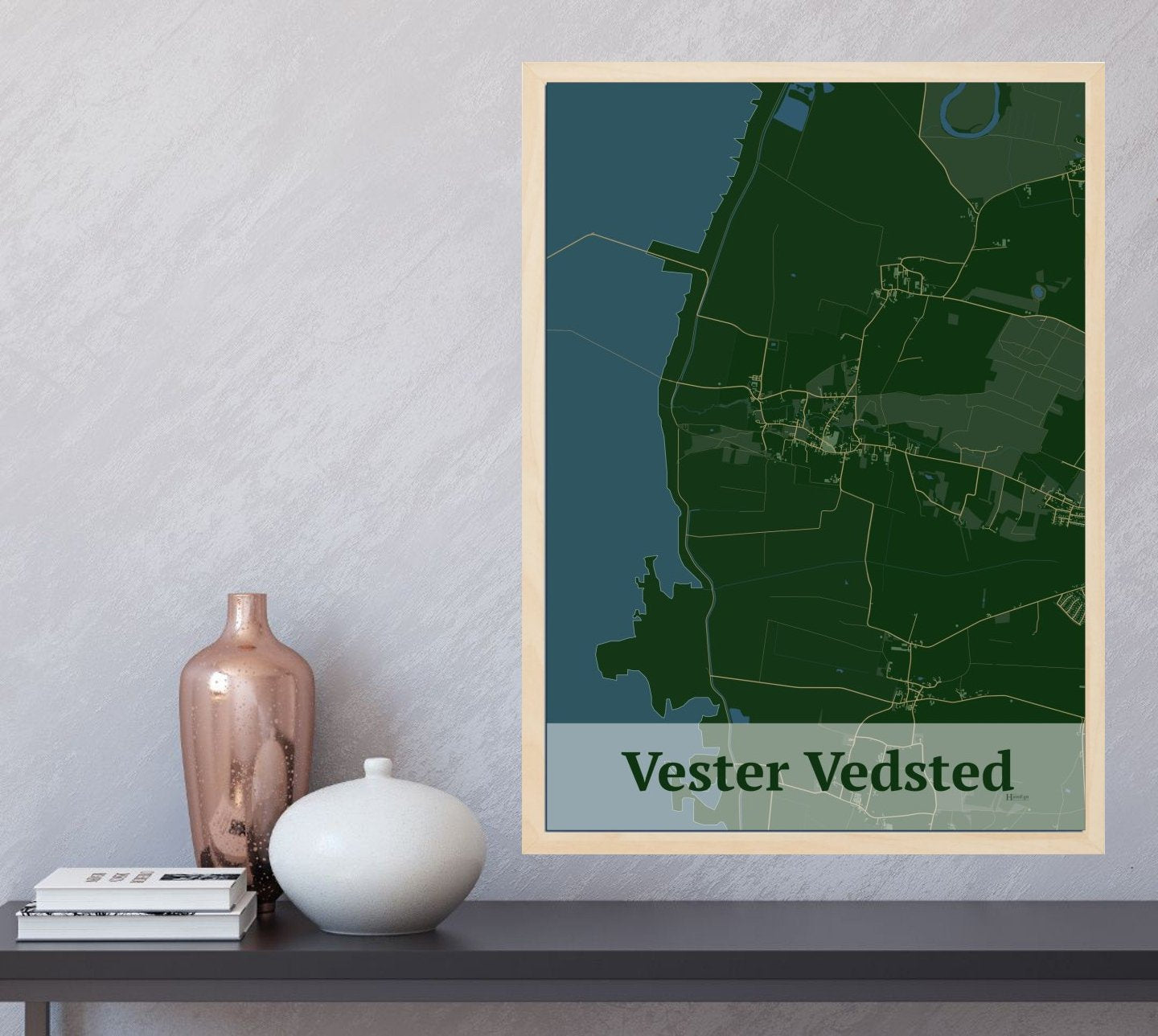 Vester Vedsted plakat i farve og HjemEgn.dk design firkantet. Design bykort for Vester Vedsted