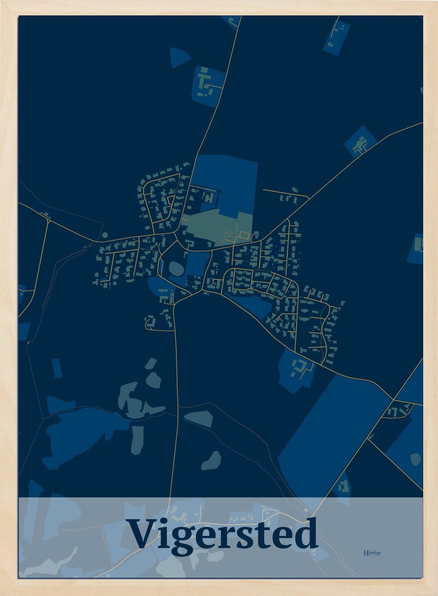 Vigersted plakat i farve mørk blå og HjemEgn.dk design firkantet. Design bykort for Vigersted