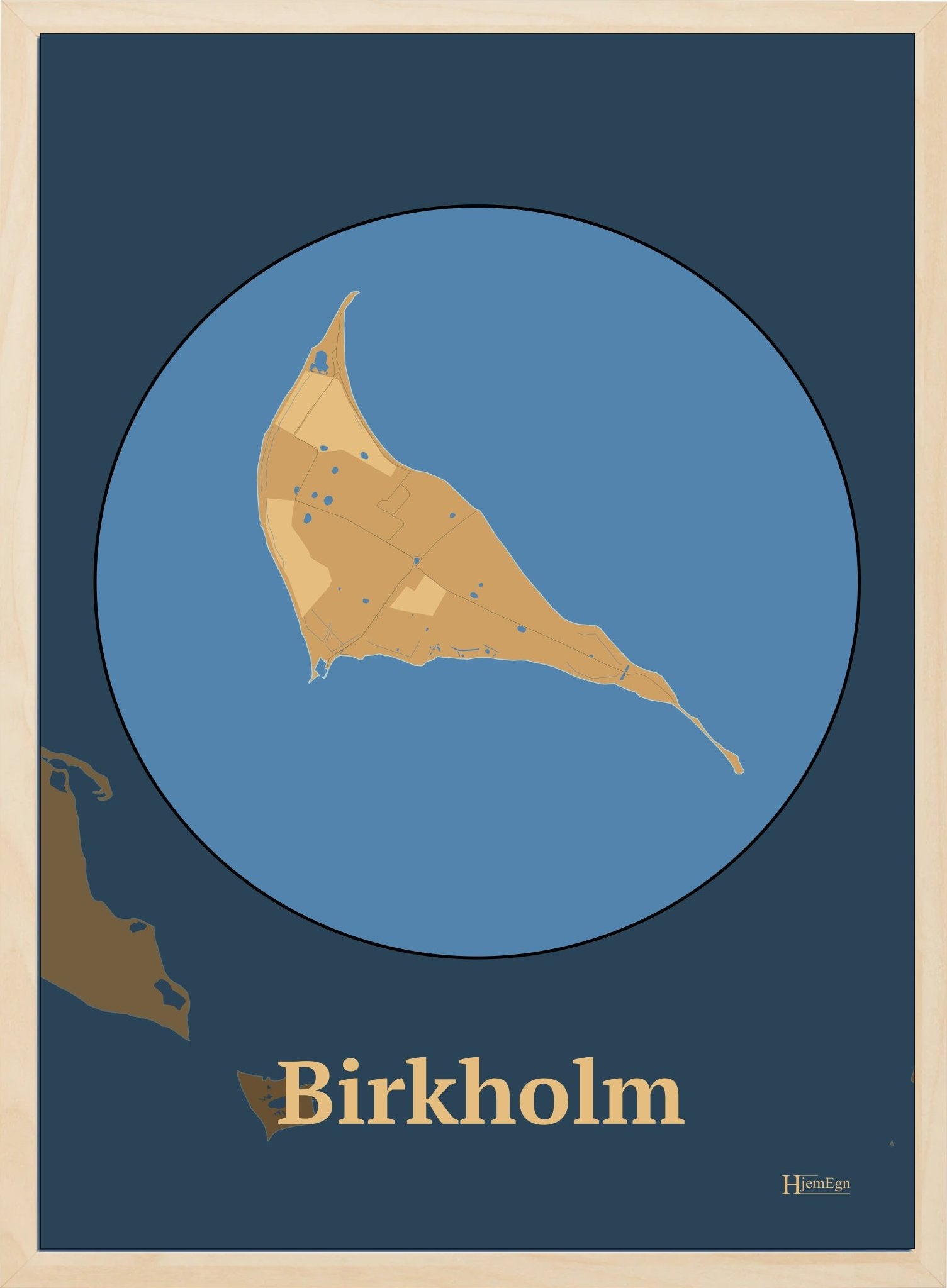 Birkholm plakat i farve pastel brun og HjemEgn.dk design centrum. Design ø-kort for Birkholm