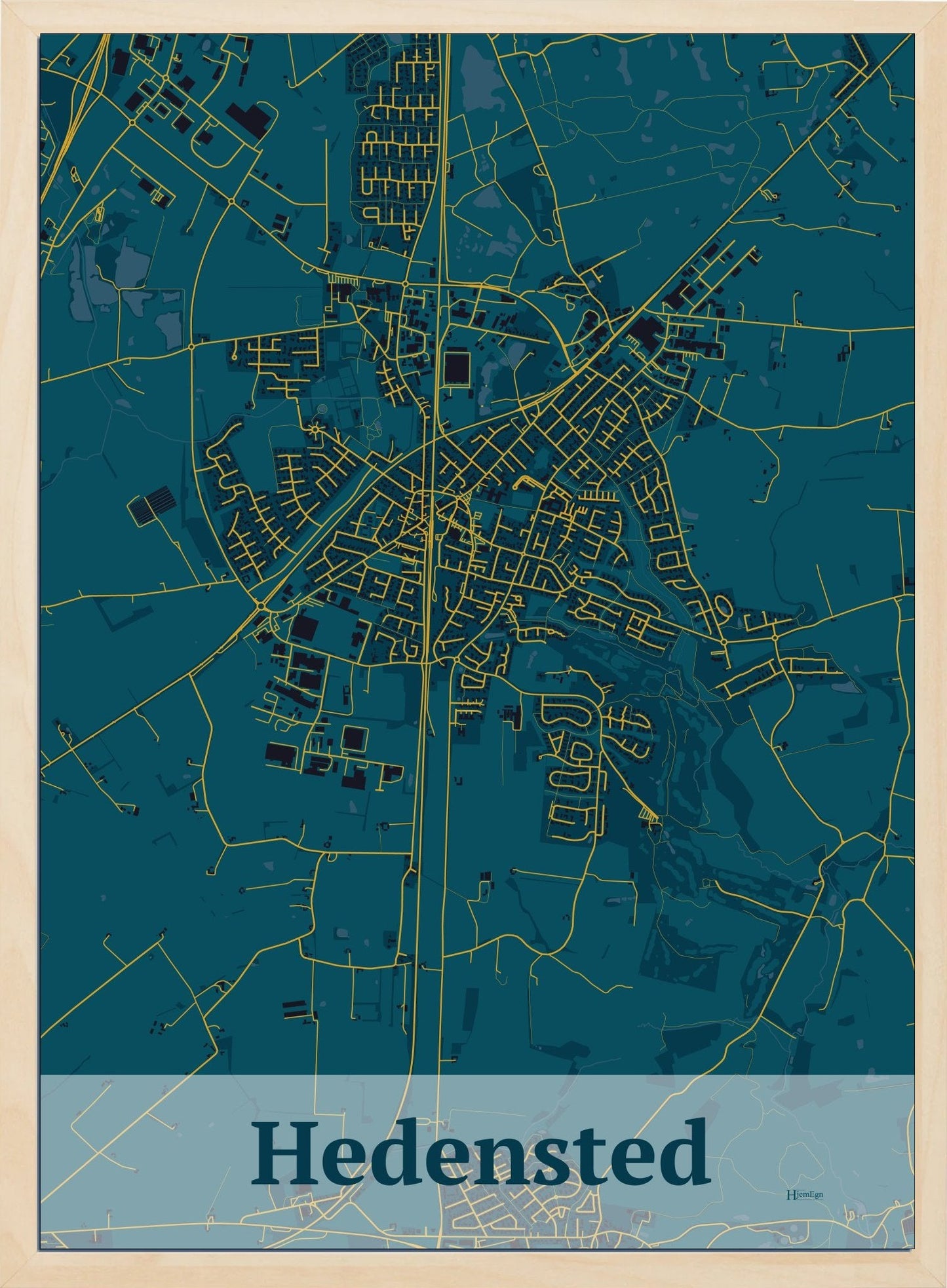 Hedensted plakat i farve mørk blå og HjemEgn.dk design firkantet. Design bykort for Hedensted