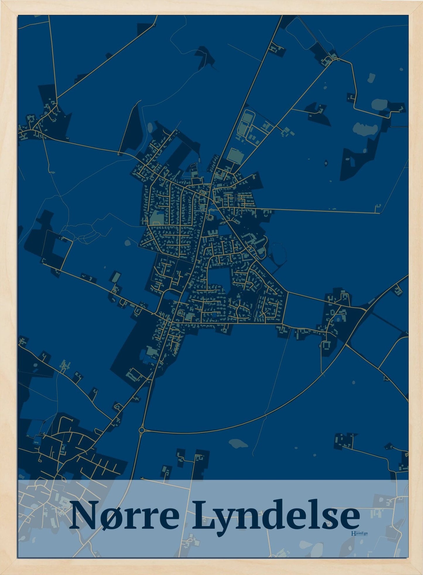 Nørre Lyndelse plakat i farve mørk blå og HjemEgn.dk design firkantet. Design bykort for Nørre Lyndelse