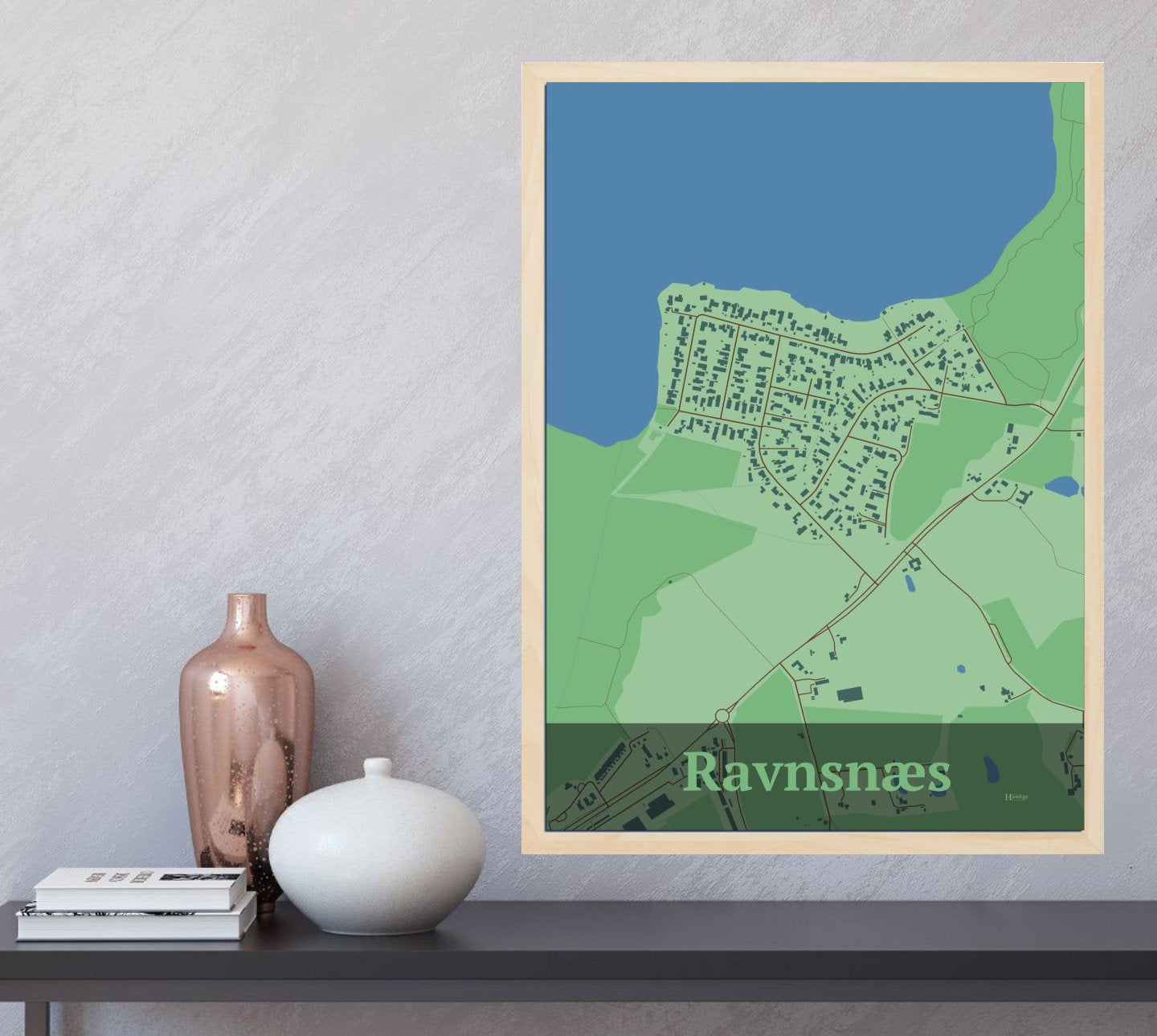 Ravnsnæs plakat i farve  og HjemEgn.dk design firkantet. Design bykort for Ravnsnæs