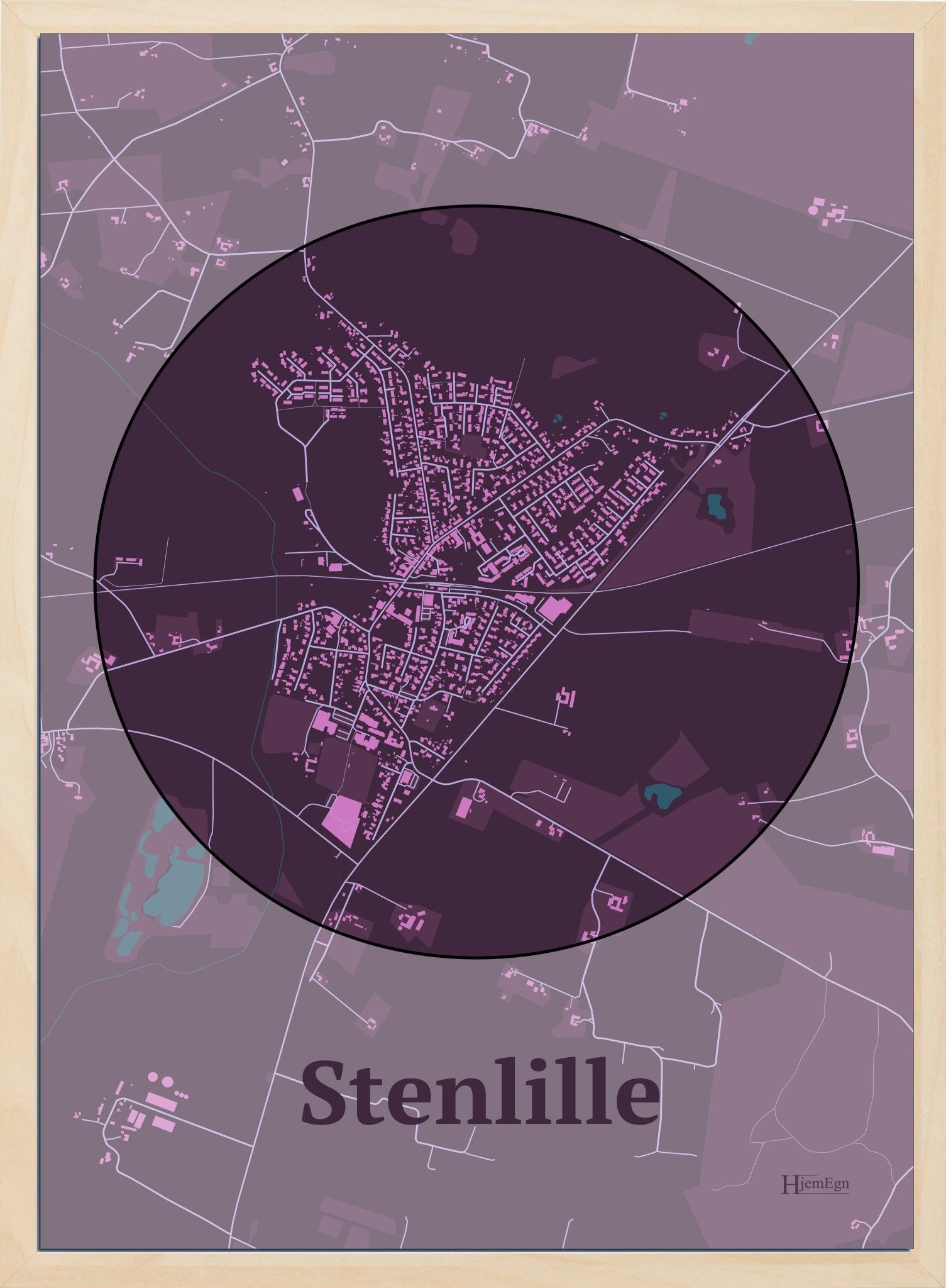 Stenlille plakat i farve mørk rød og HjemEgn.dk design centrum. Design bykort for Stenlille