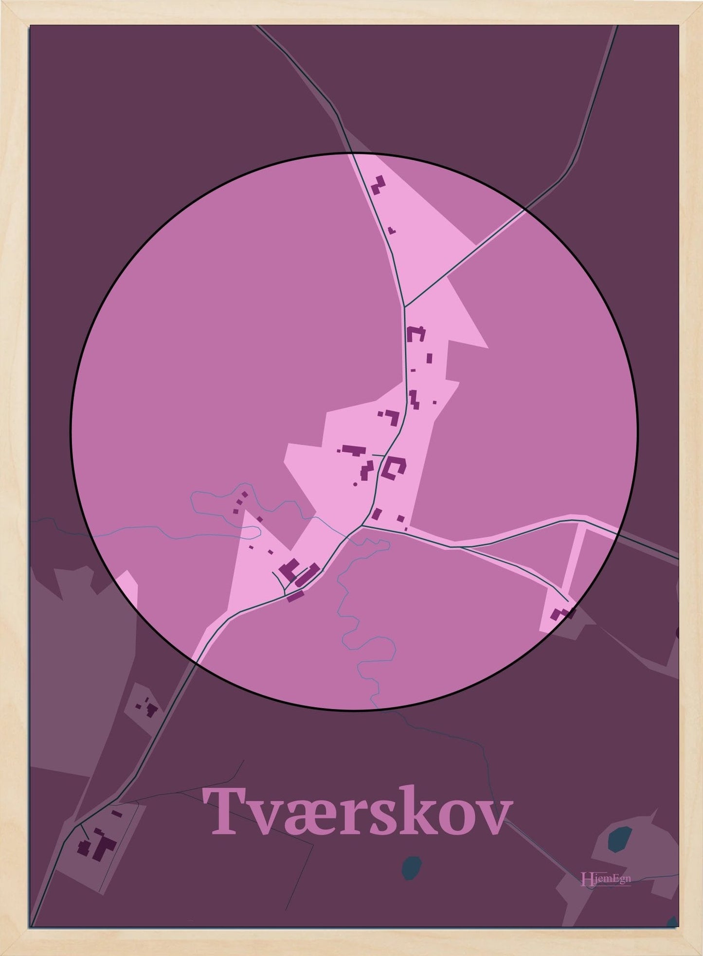 Tværskov plakat i farve pastel rød og HjemEgn.dk design centrum. Design bykort for Tværskov