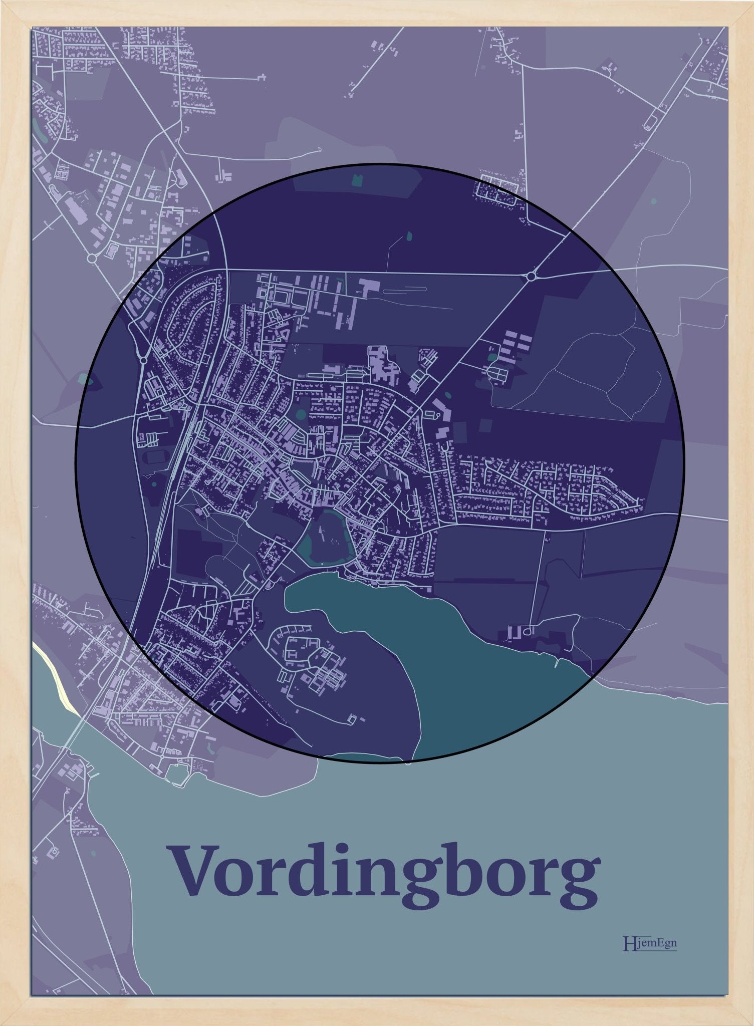 Vordingborg plakat i farve mørk lilla og HjemEgn.dk design centrum. Design bykort for Vordingborg